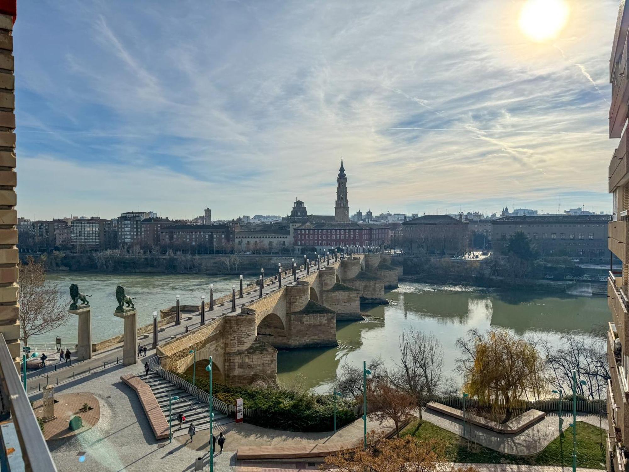 El Puente Del Pilar Comotucasa Zaragoza Exterior photo